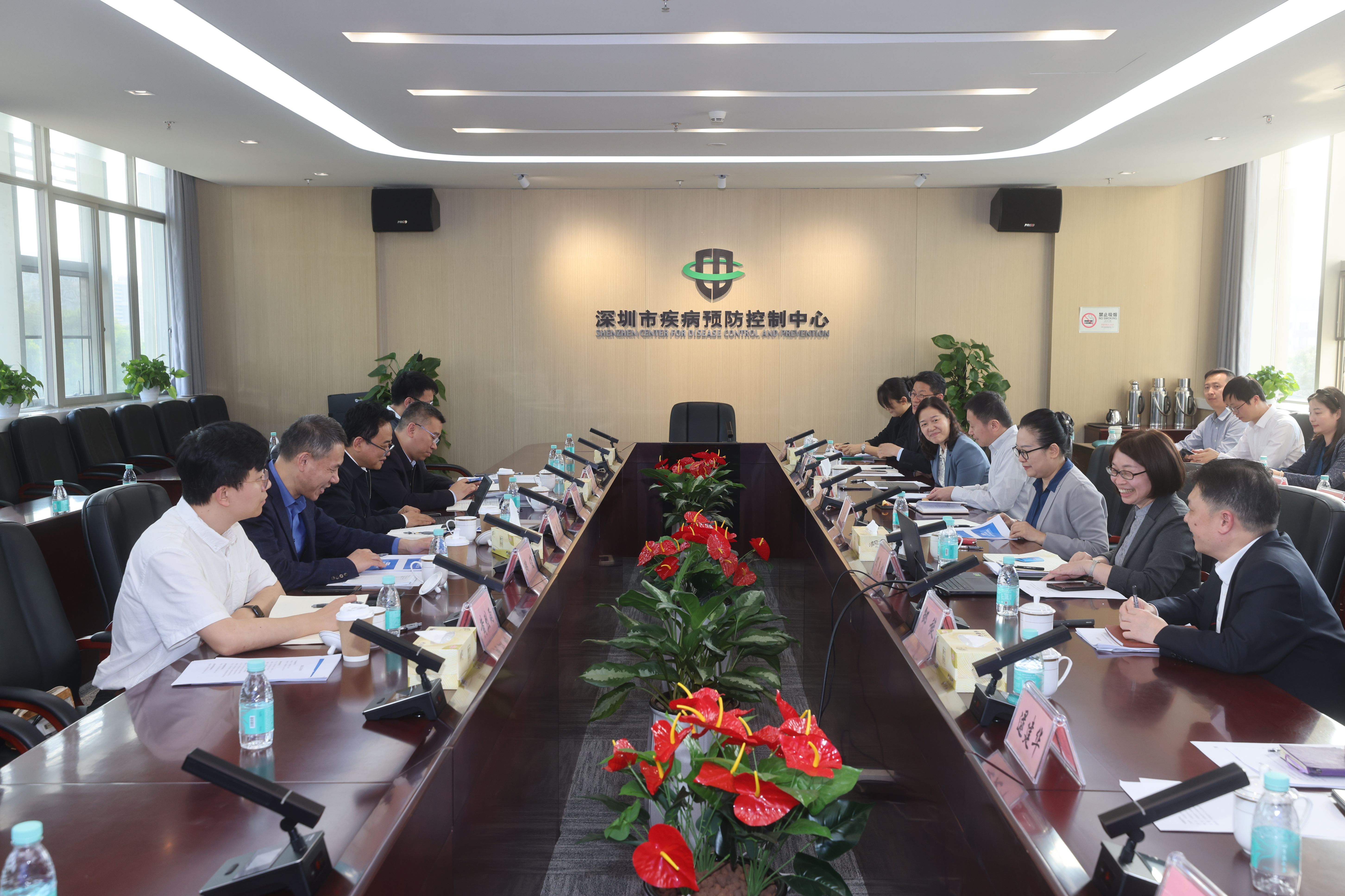2.中国疾控中心王健伟主任带队赴深圳市疾控中心调研指导.jpg