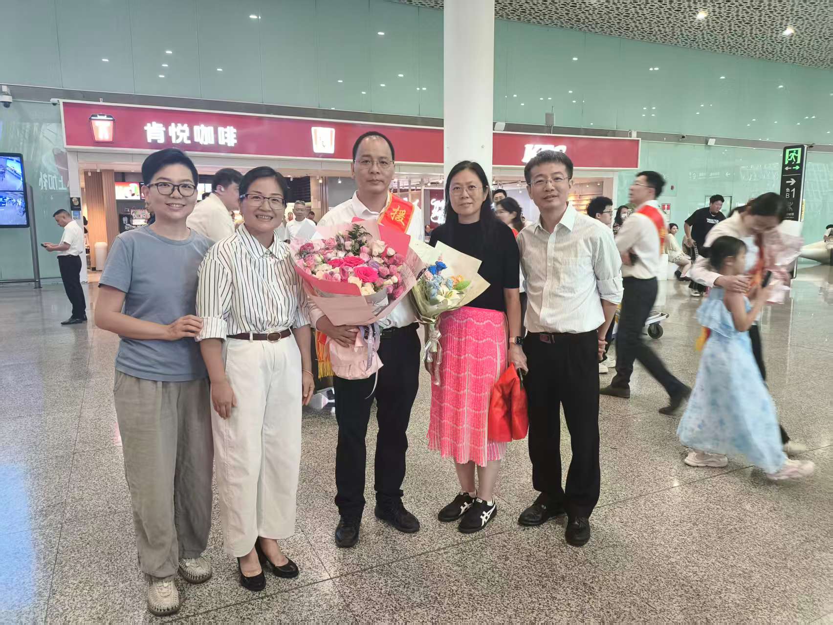 1市疾控中心欢迎援疆干部廖玉学同志凯旋.jpg