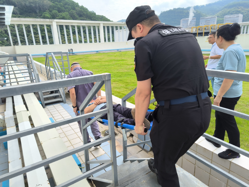 市医疗专服中心开展各项现场应急处置方案演练，强化现场员工应急处突能力.docx_1